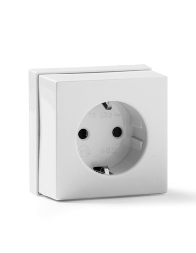 BASE SUPERFICIE TT LATERAL 16A-250V BLAN